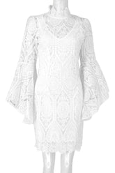 Weißes langärmliges Minikleid aus Spitze